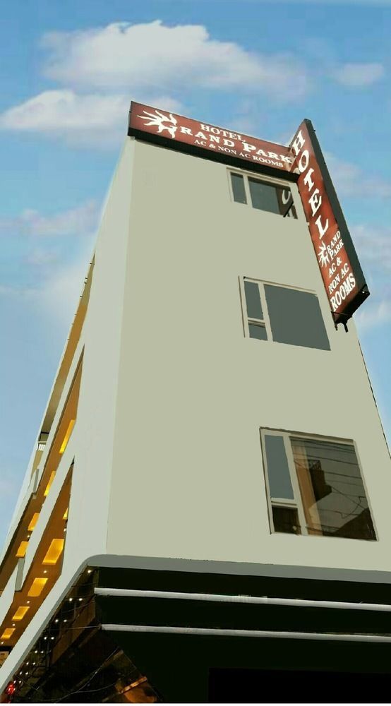 Hotel Oyo 7447 Grand Park à Amritsar Extérieur photo