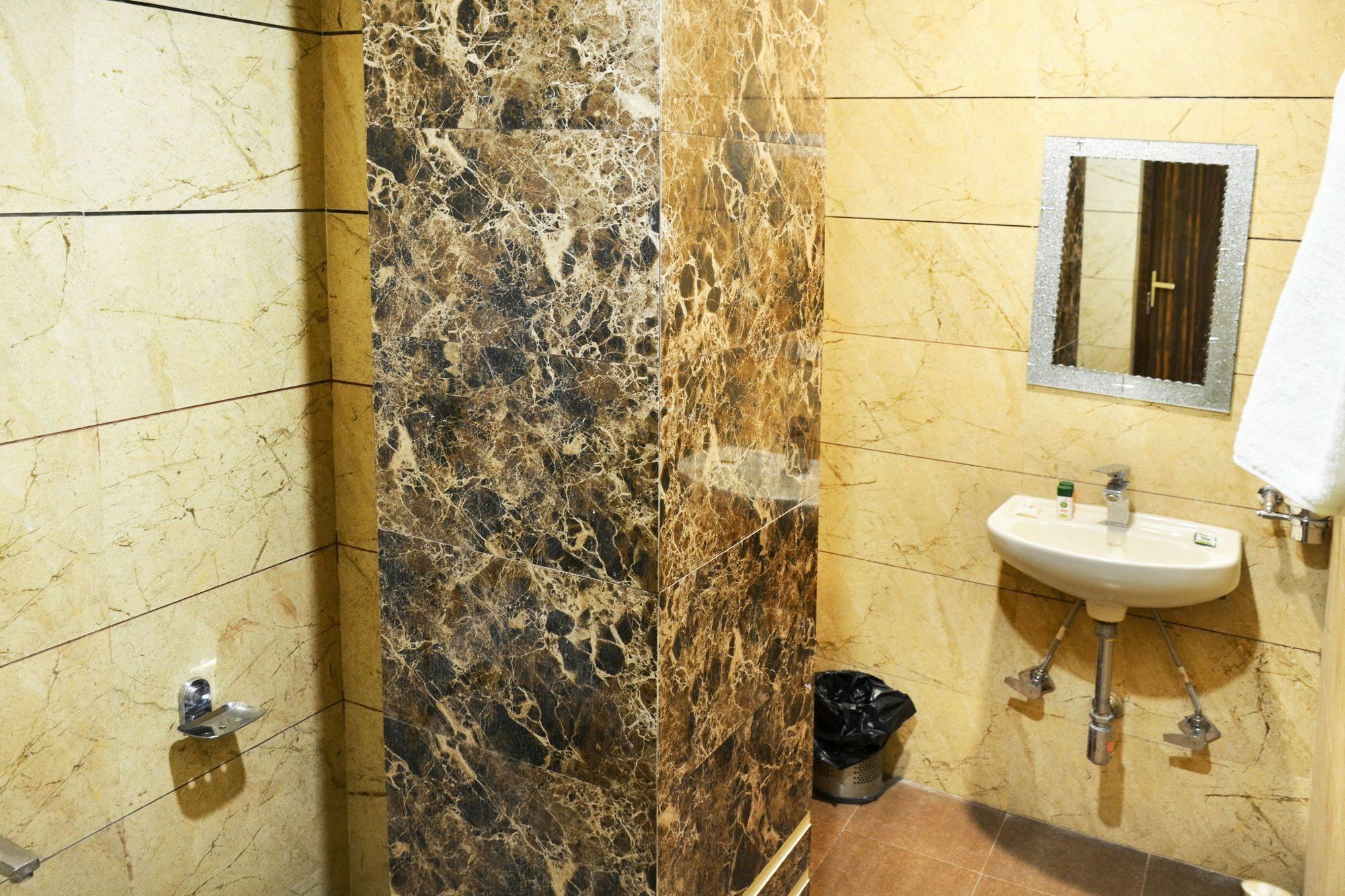 Hotel Oyo 7447 Grand Park à Amritsar Extérieur photo