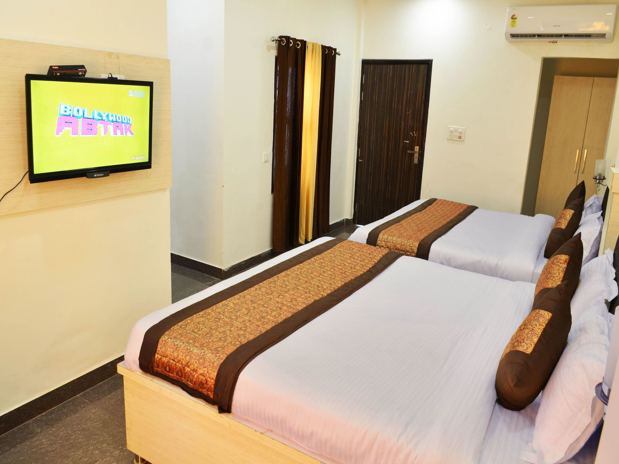 Hotel Oyo 7447 Grand Park à Amritsar Extérieur photo
